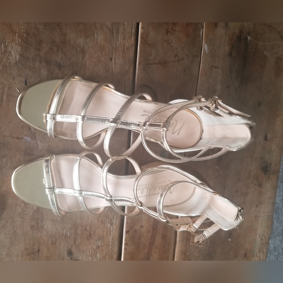 Nanette Lepore Gold Sandals with chunky heel size 7 - Picture 2 of 5